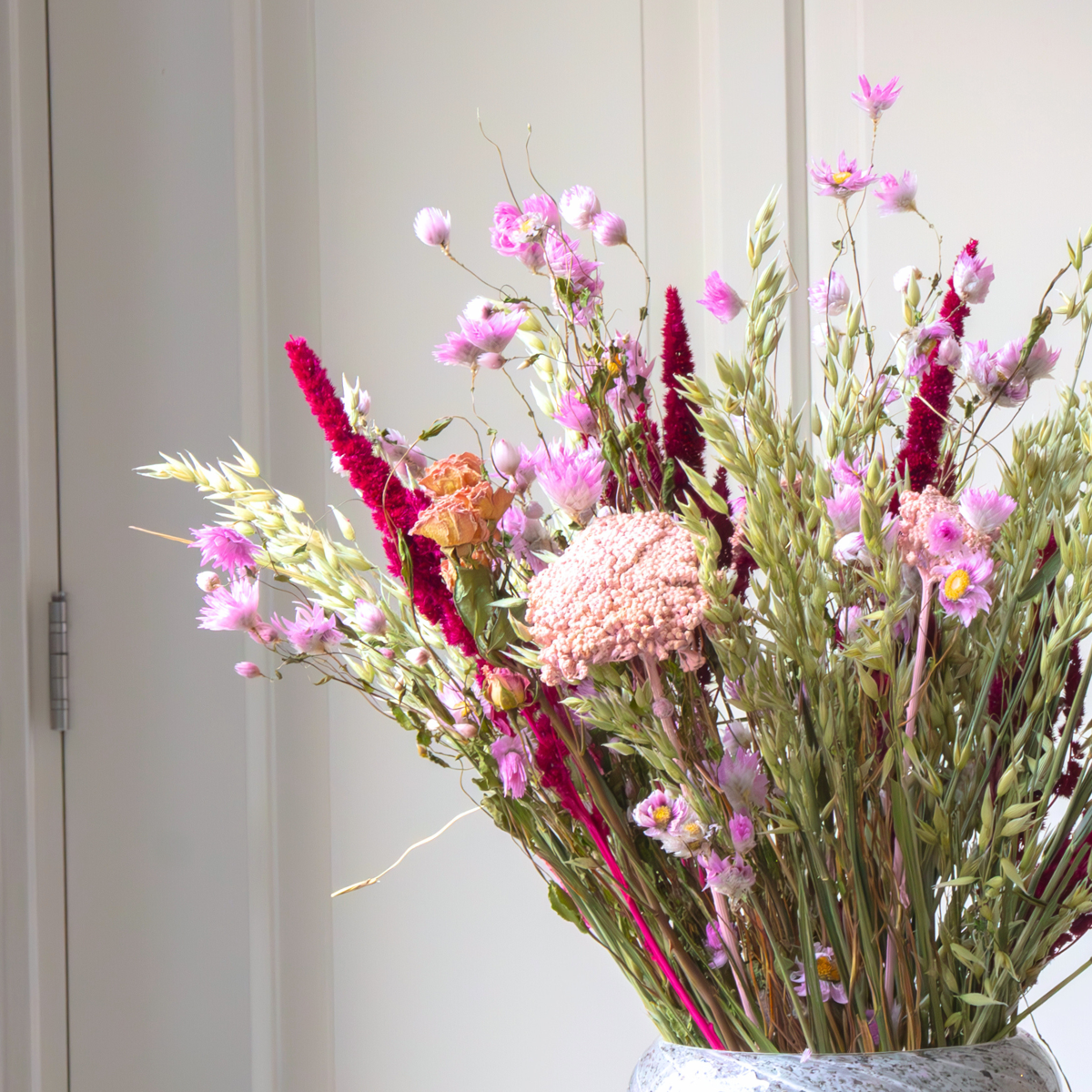 Flori uscate - Buchet 'Trendy Lucky Love' - Buchet - Roşu